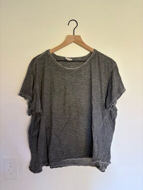 Magnolia Pearl Heather Gray Crewneck Tee